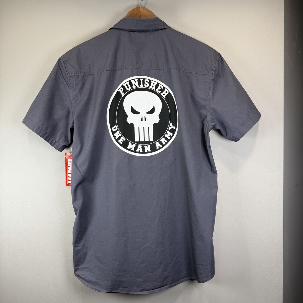 Marvel Mens L Punisher One Man Army Button Down Collared Short Sleeve Shirt Gray